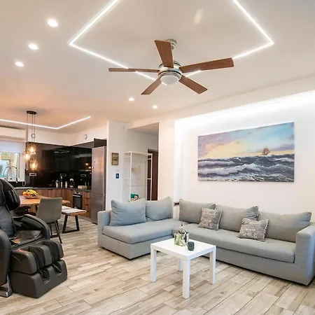 In Kato Alissos, Griechisches Festland Holiday home